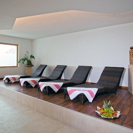 Hotel Lukas Фис Экстерьер фото