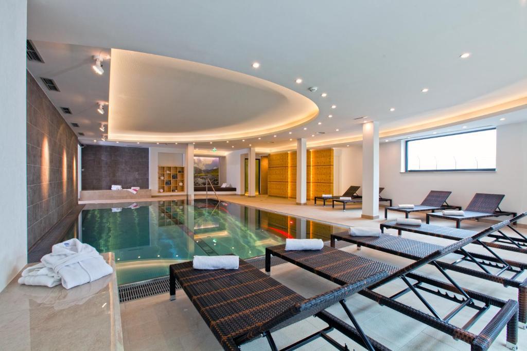 Hotel Lukas Фис Экстерьер фото