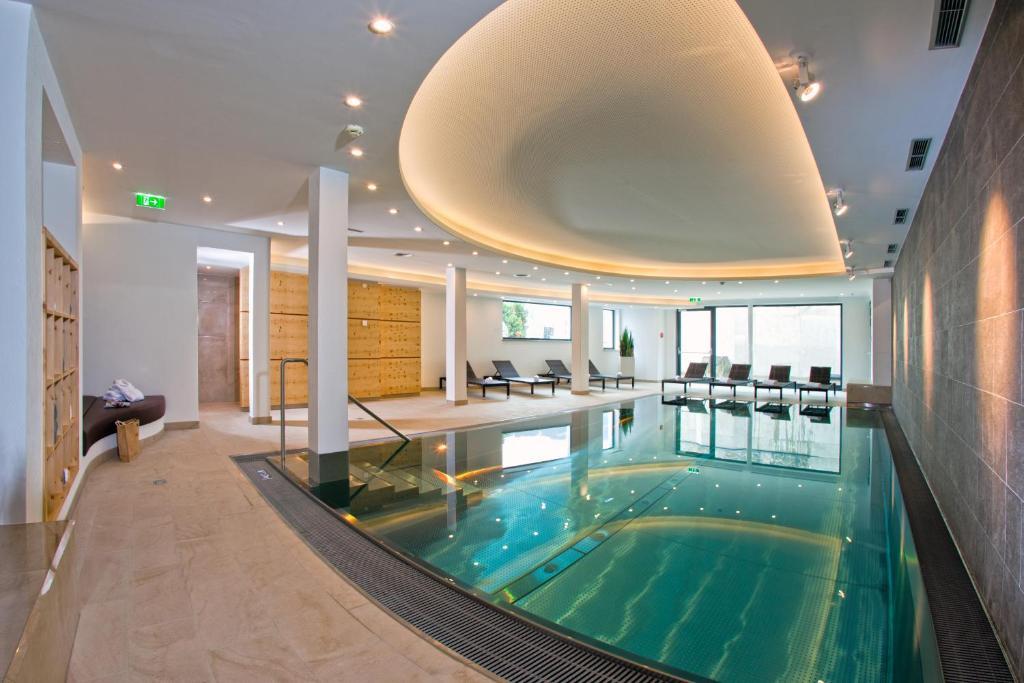 Hotel Lukas Фис Экстерьер фото