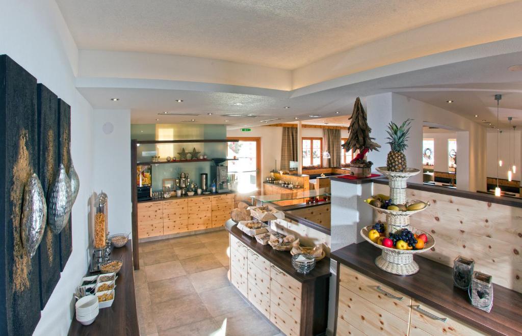 Hotel Lukas Фис Экстерьер фото