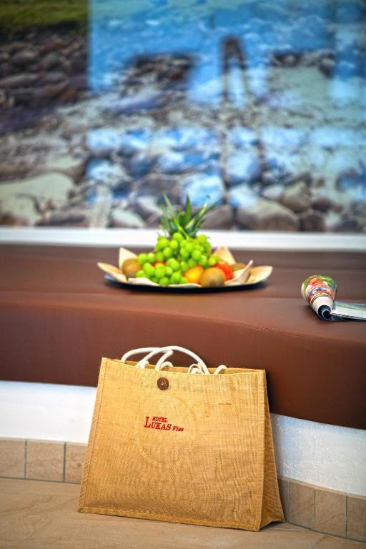 Hotel Lukas Фис Экстерьер фото