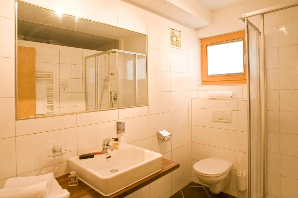 Hotel Lukas Фис Экстерьер фото