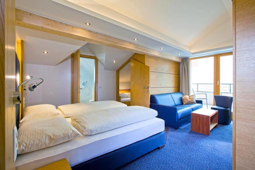 Hotel Lukas Фис Экстерьер фото